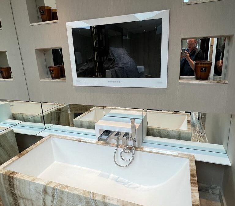 Wall Mounted Bath Filler