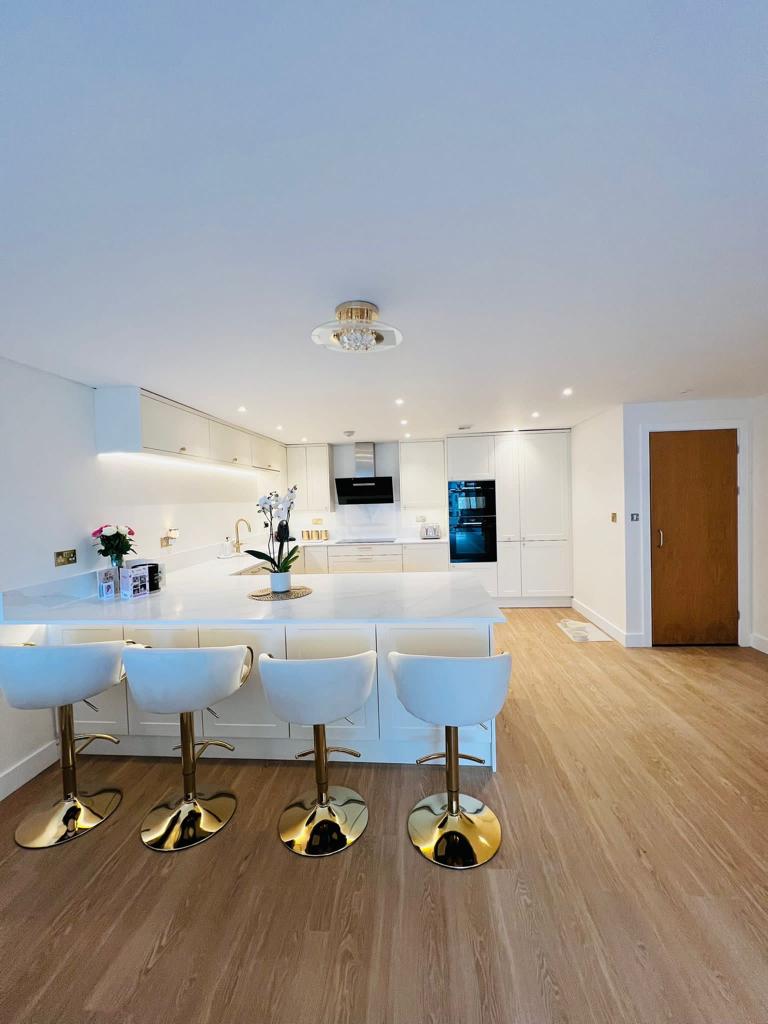 Elegant Penthouse Kitchen - Armada Kitchens & Bathrooms